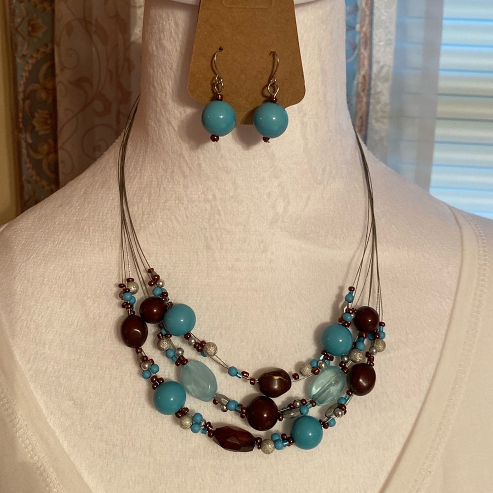 EUC Multi Strand Beaded Necklace/Earrings Set Turquoise/Brown